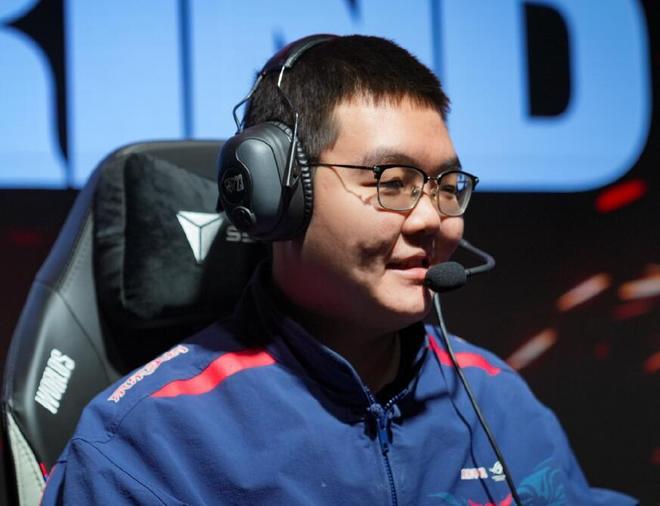 JDG力克BLG,Bin完成史诗逆转八强赛2:1(深圳) JDG力克BLG,Bin完成史诗逆转八强赛2:1(深圳)